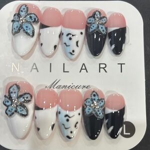 Floral Nail Art Set in Black and White